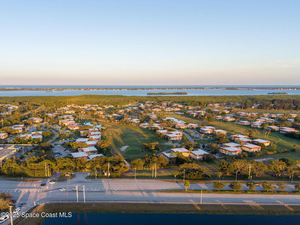 110 Springlake Court, Vero Beach, FL 32962