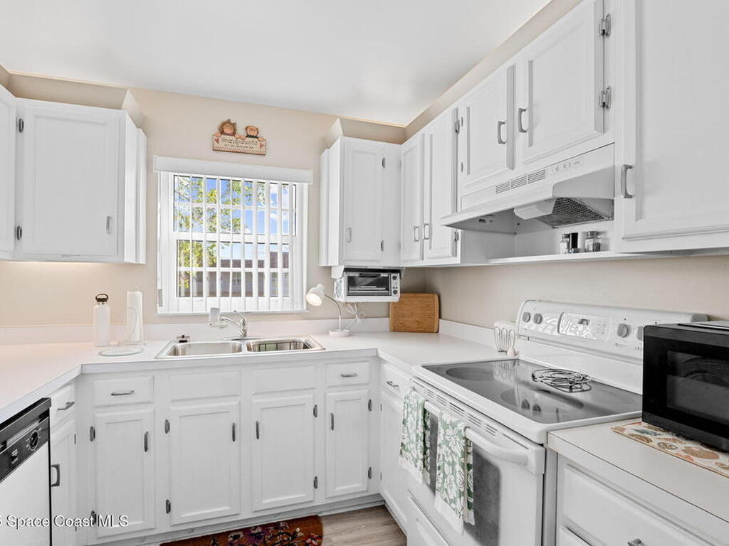 110 Springlake Court, Vero Beach, FL 32962