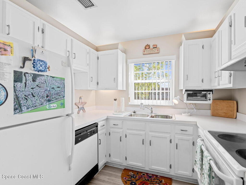 110 Springlake Court, Vero Beach, FL 32962