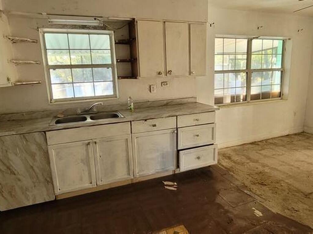 900 S Park Avenue, Titusville, FL 32780