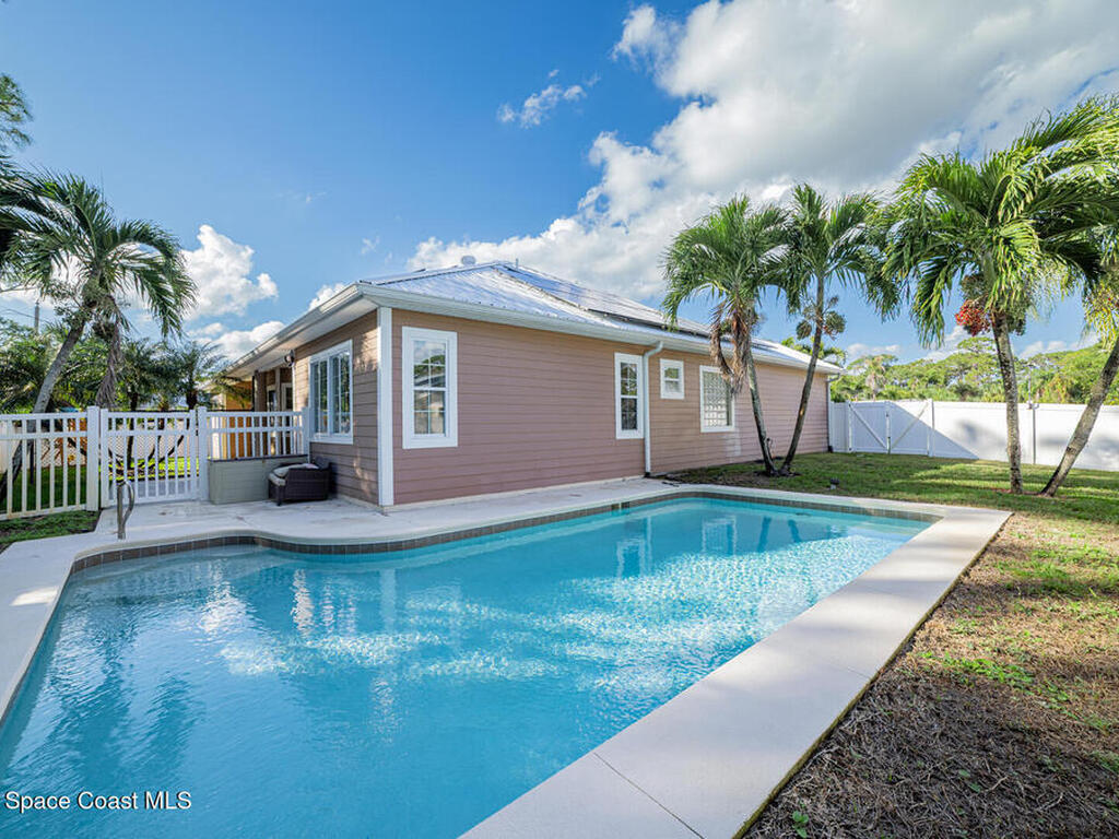 375 Nora Avenue, Merritt Island, FL 32952