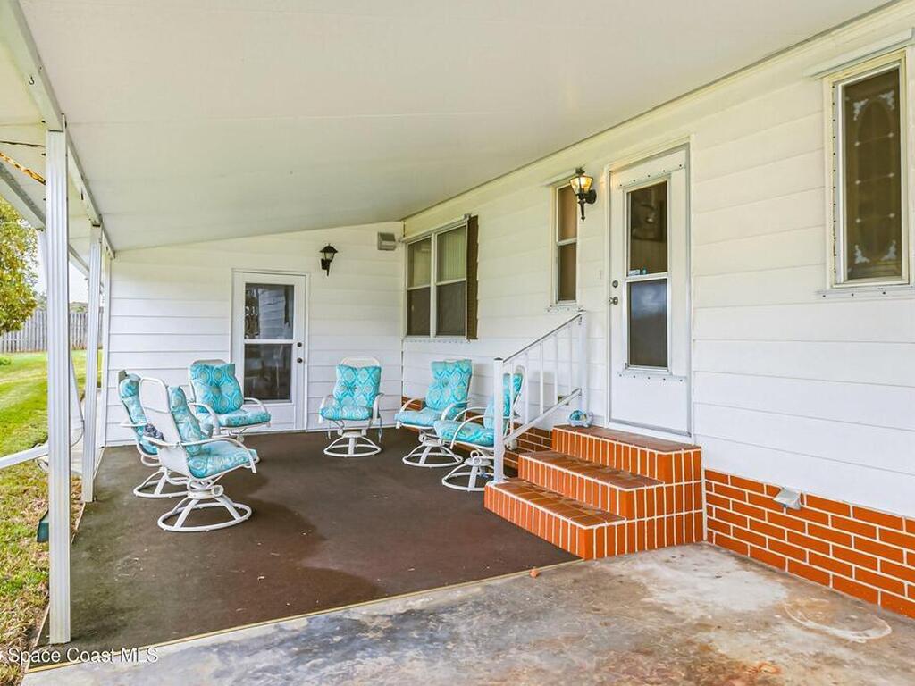 520 Lee Court, West Melbourne, FL 32904