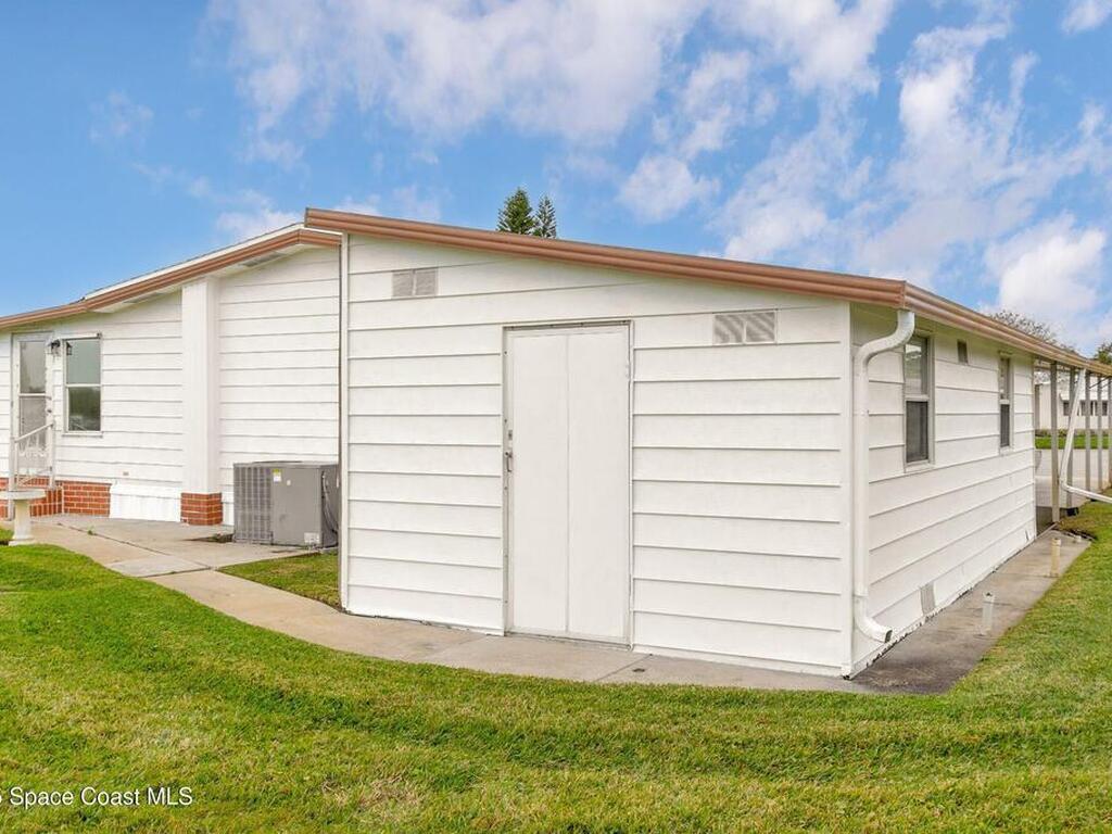 520 Lee Court, West Melbourne, FL 32904