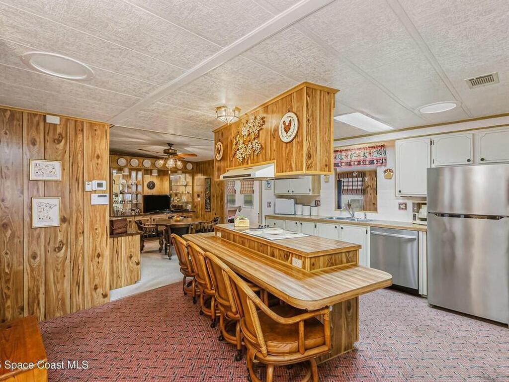 520 Lee Court, West Melbourne, FL 32904