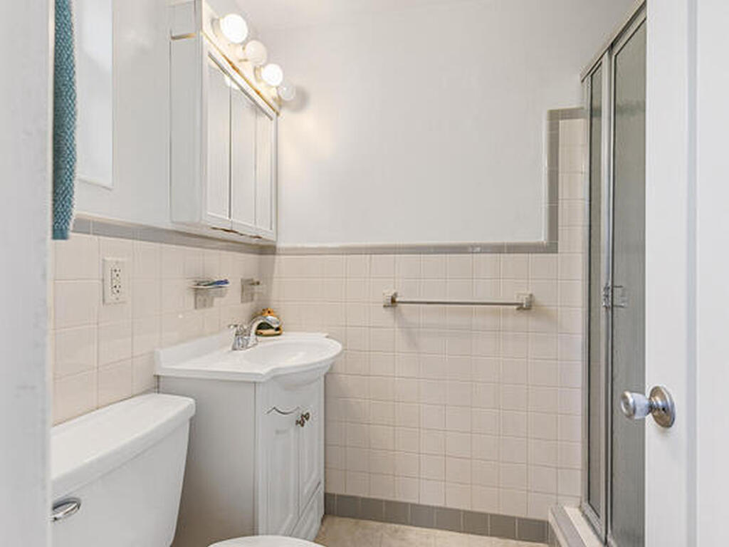 409 Lynn Avenue, Melbourne, FL 32935