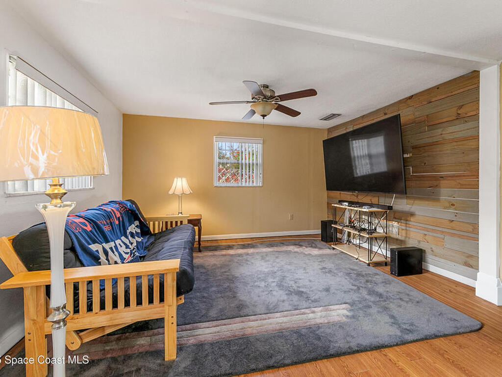 409 Lynn Avenue, Melbourne, FL 32935