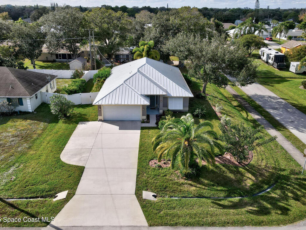 402 Toledo Street, Sebastian, FL 32958