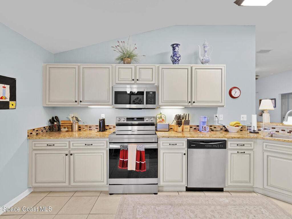 402 Toledo Street, Sebastian, FL 32958