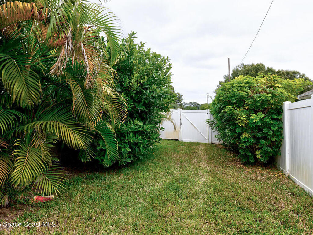 402 Toledo Street, Sebastian, FL 32958