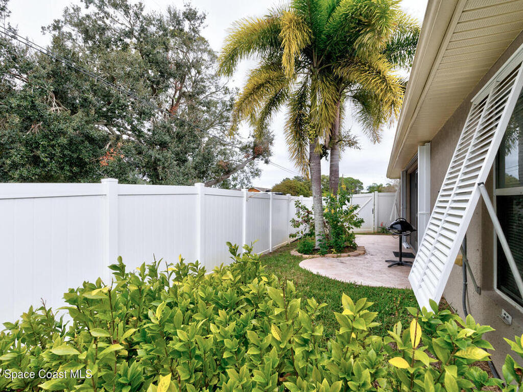 402 Toledo Street, Sebastian, FL 32958