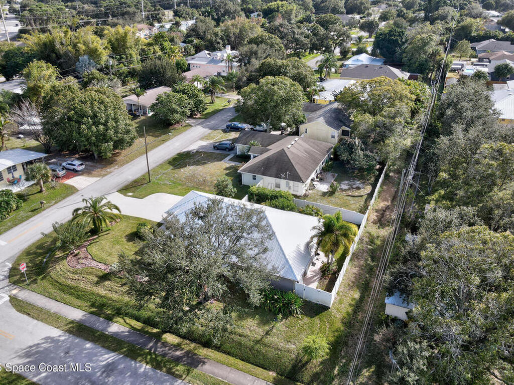 402 Toledo Street, Sebastian, FL 32958