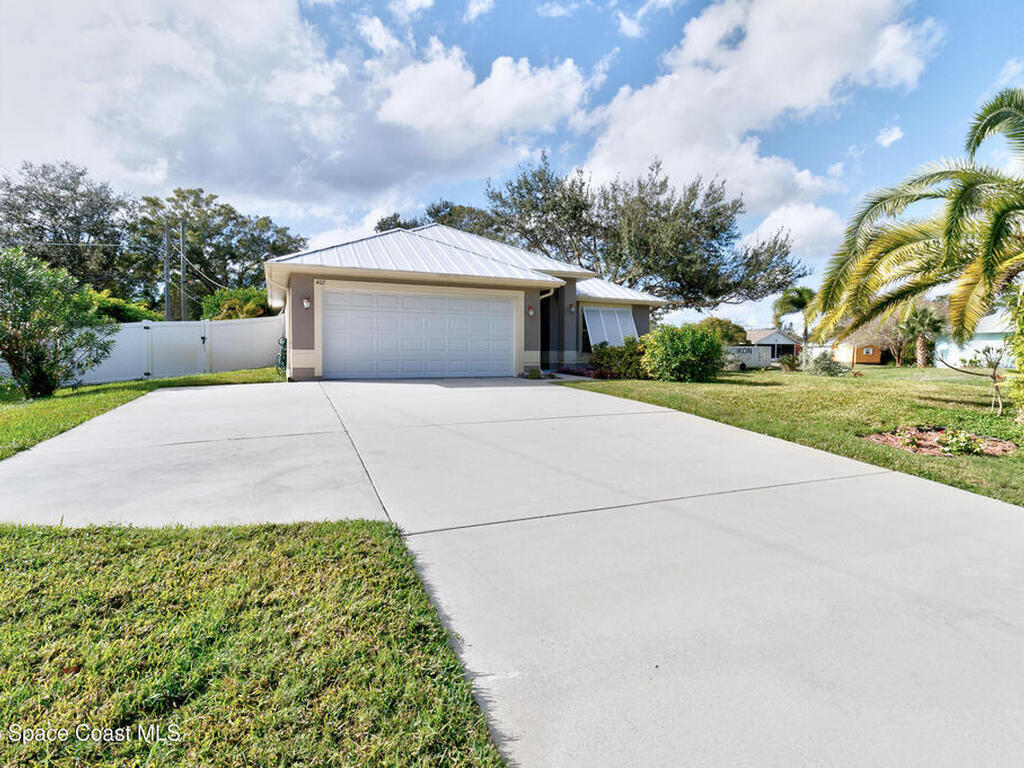 402 Toledo Street, Sebastian, FL 32958