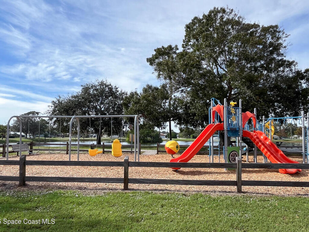 402 Toledo Street, Sebastian, FL 32958