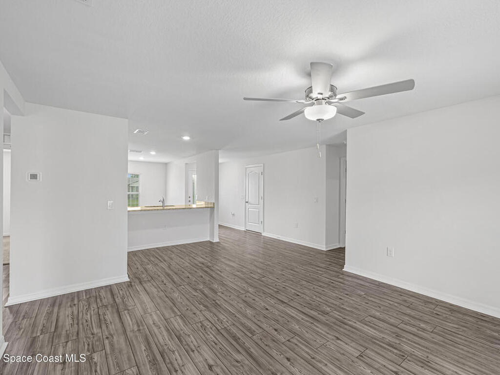 526 Black Horse Street, Palm Bay, FL 32909