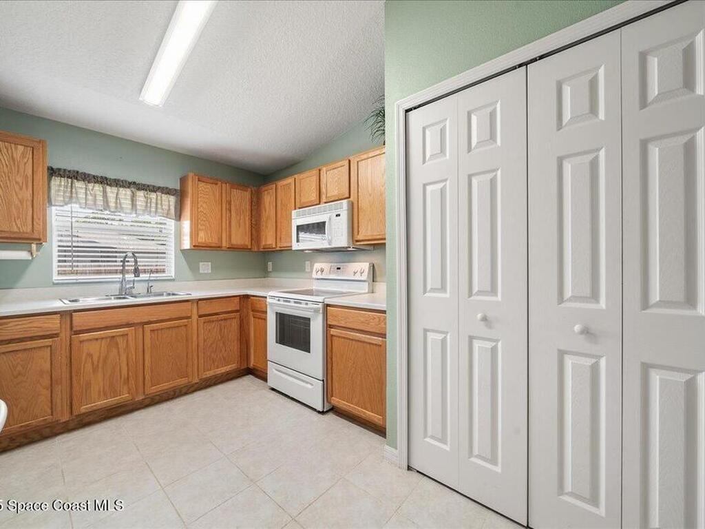 433 Haleybury Street, Palm Bay, FL 32908