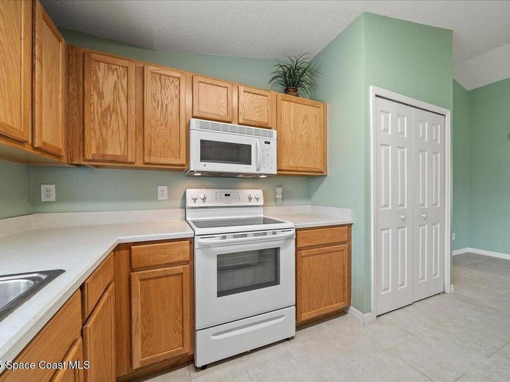 433 Haleybury Street, Palm Bay, FL 32908