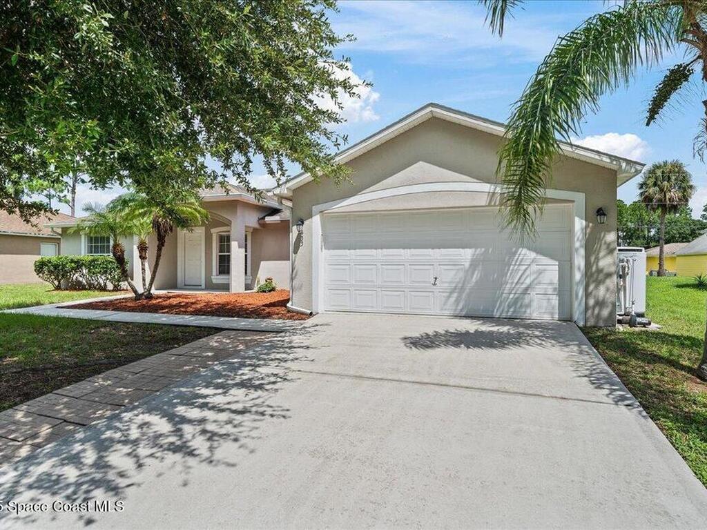 433 Haleybury Street, Palm Bay, FL 32908