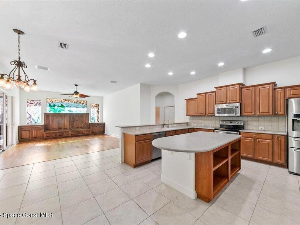 327 Southampton Drive, Indialantic, FL 32903