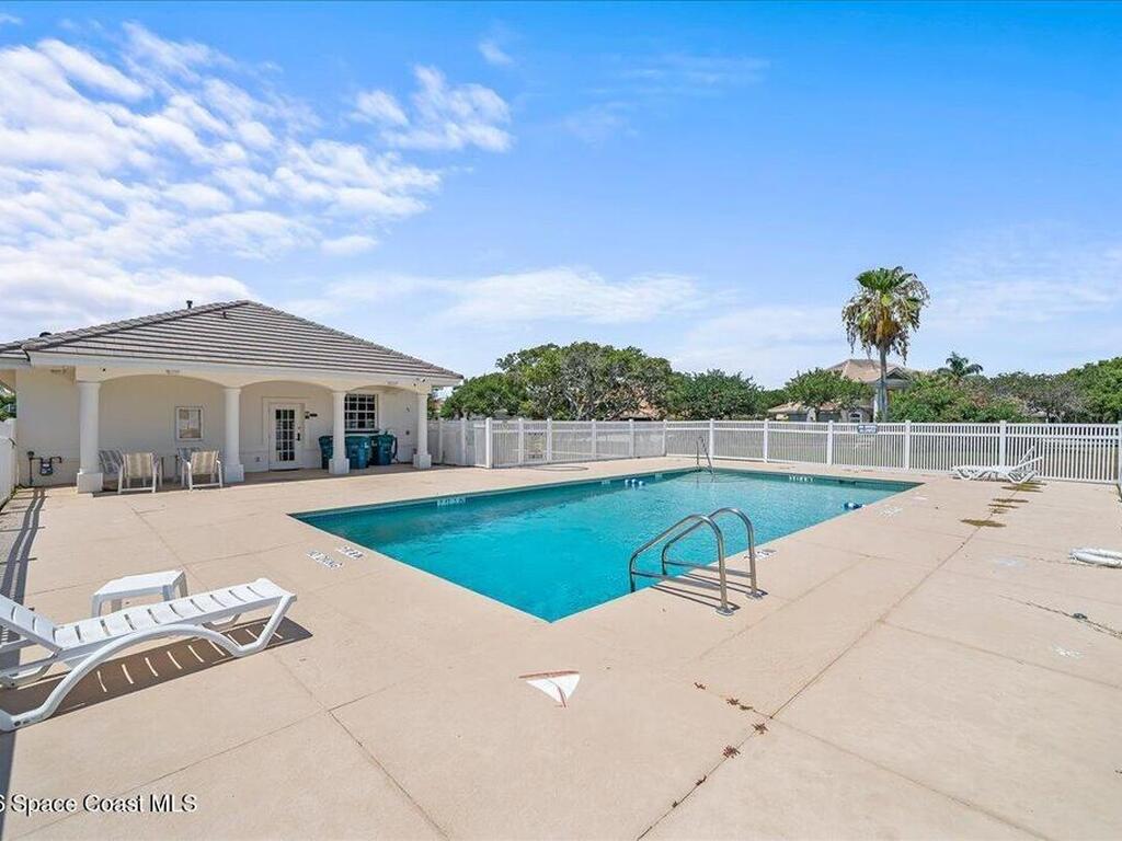 327 Southampton Drive, Indialantic, FL 32903