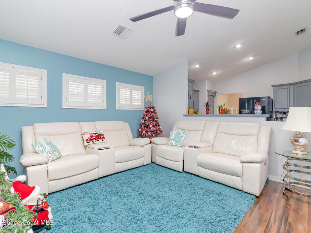 688 Naples Court, Melbourne, FL 32904