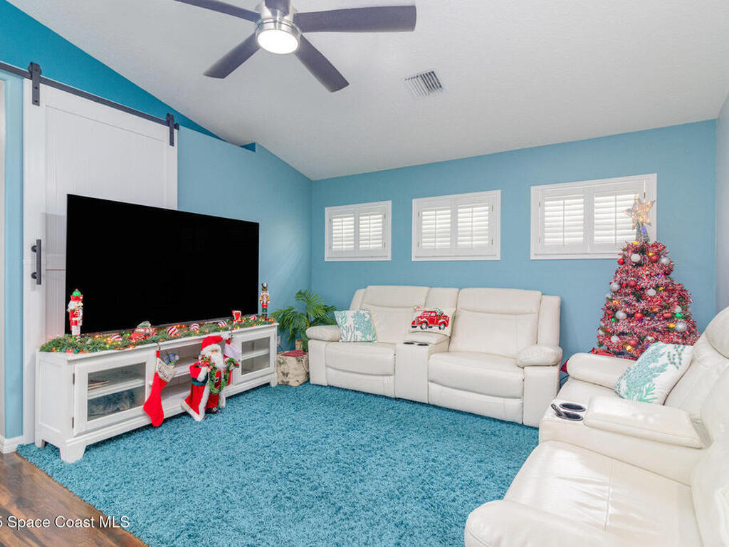 688 Naples Court, Melbourne, FL 32904