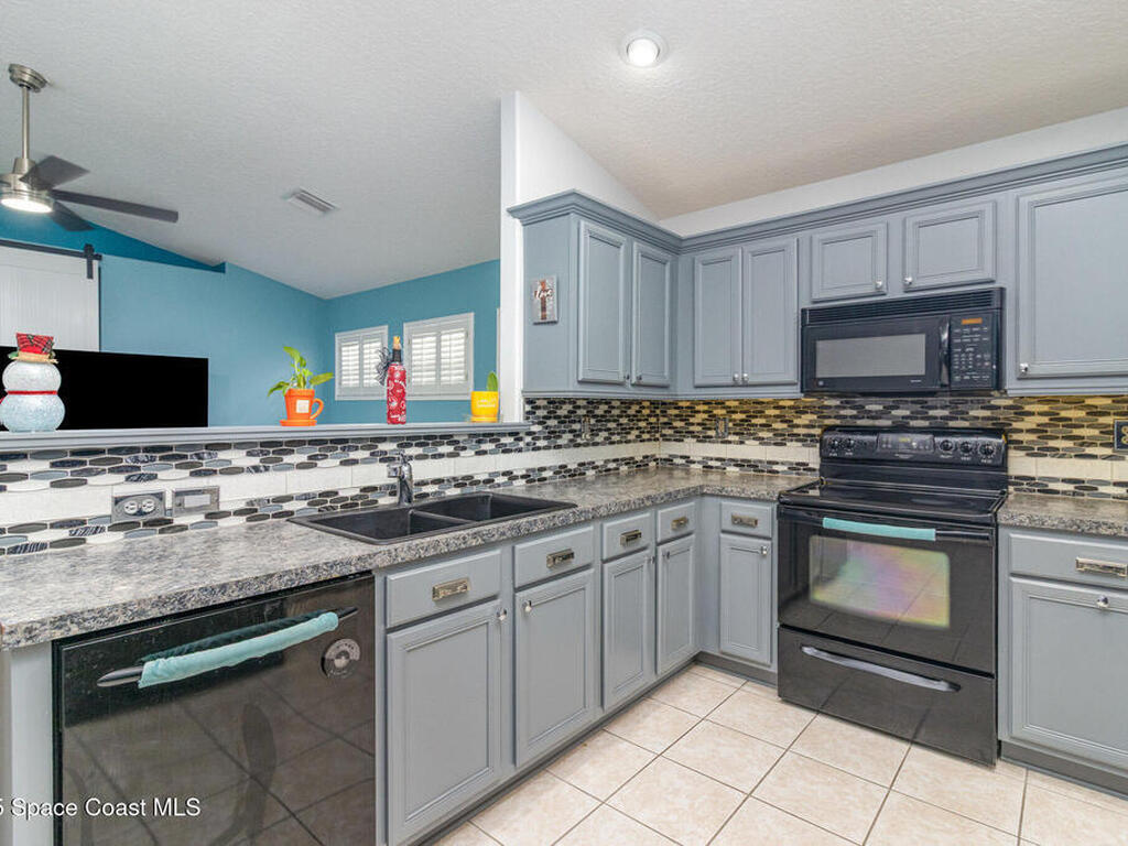 688 Naples Court, Melbourne, FL 32904