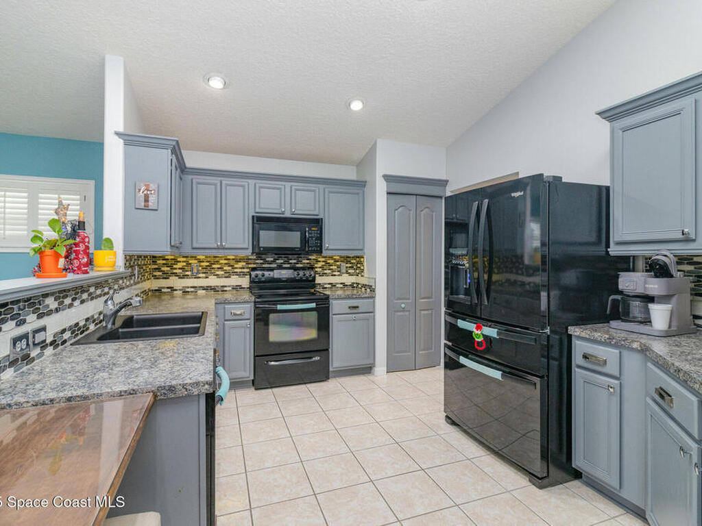 688 Naples Court, Melbourne, FL 32904