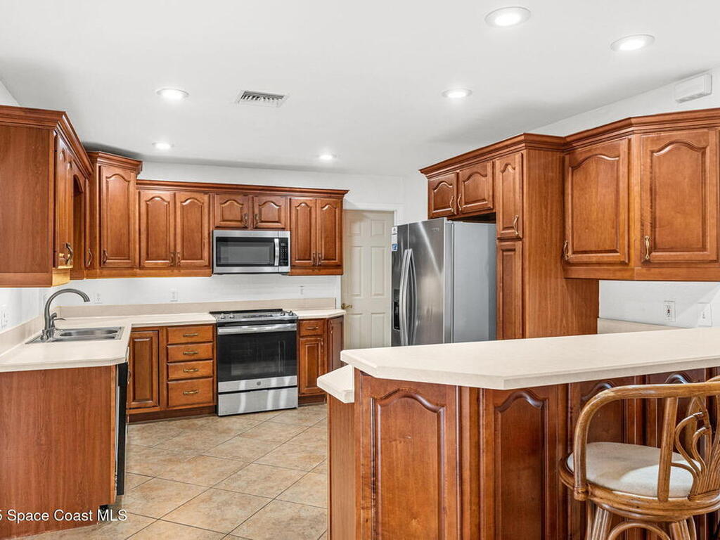 926 Santa Cruz Road, Cocoa Beach, FL 32931