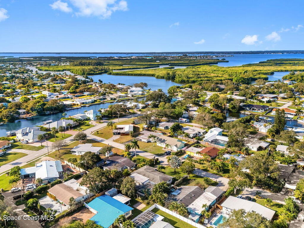 926 Santa Cruz Road, Cocoa Beach, FL 32931