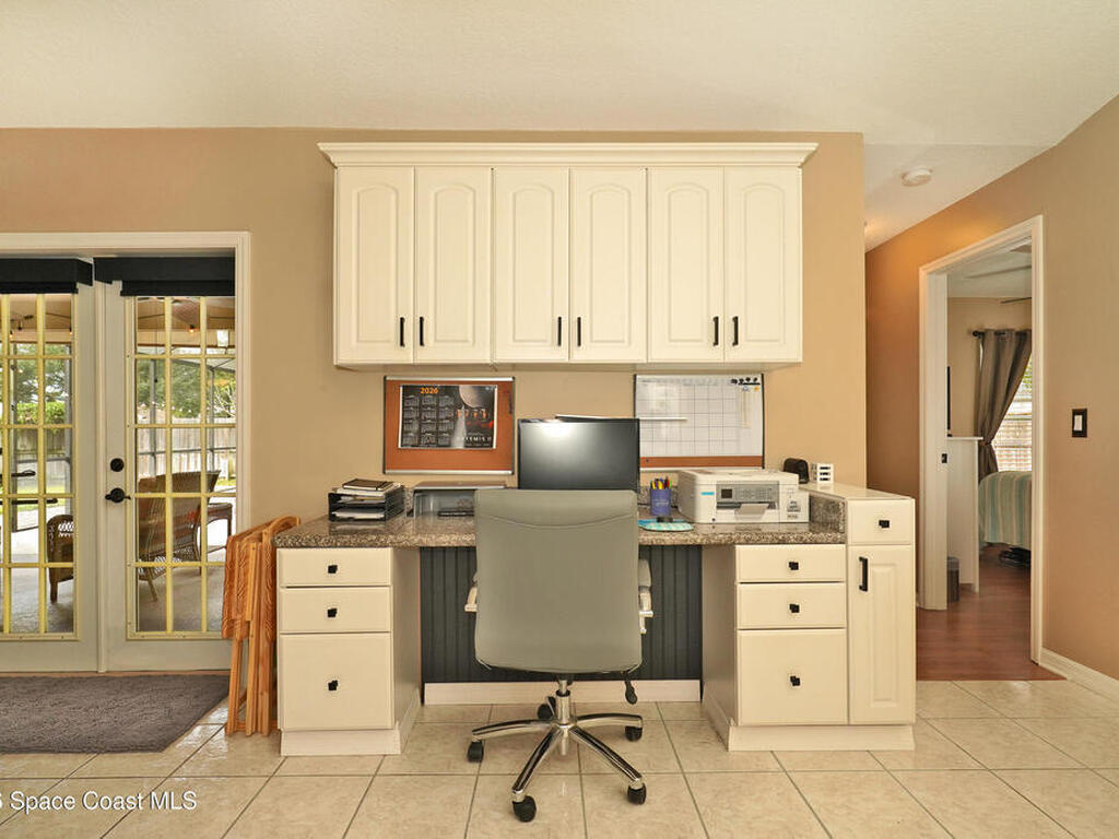 6042 Newbury Circle, Melbourne, FL 32940