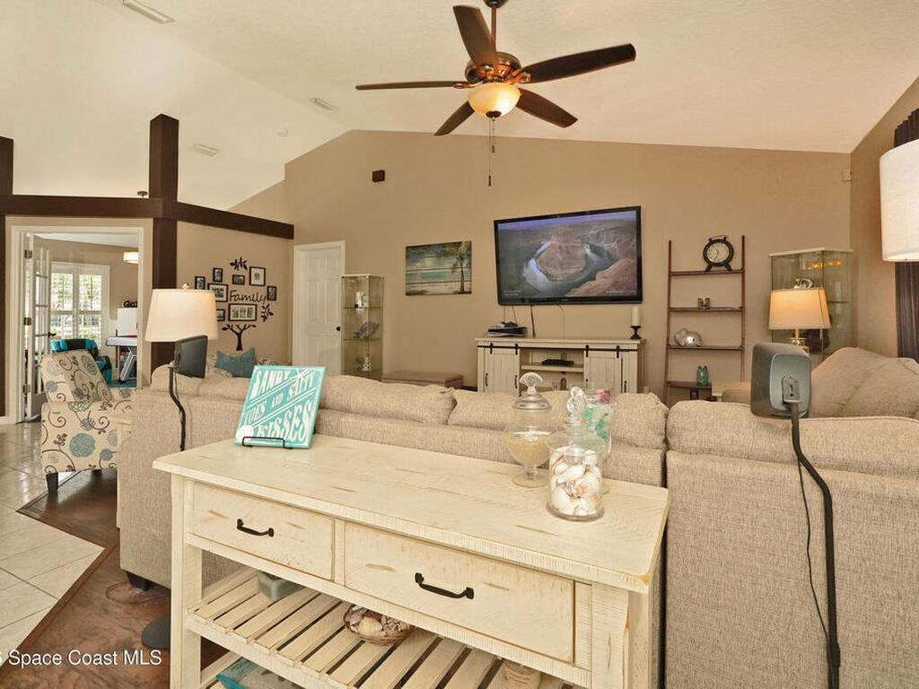 6042 Newbury Circle, Melbourne, FL 32940