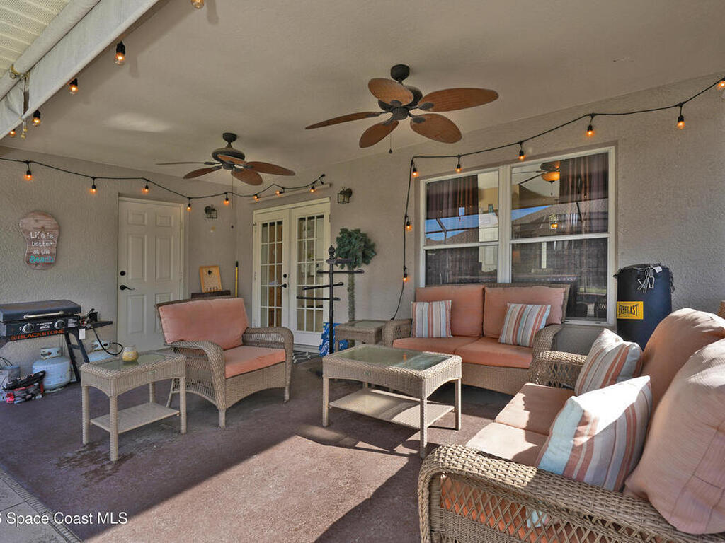 6042 Newbury Circle, Melbourne, FL 32940