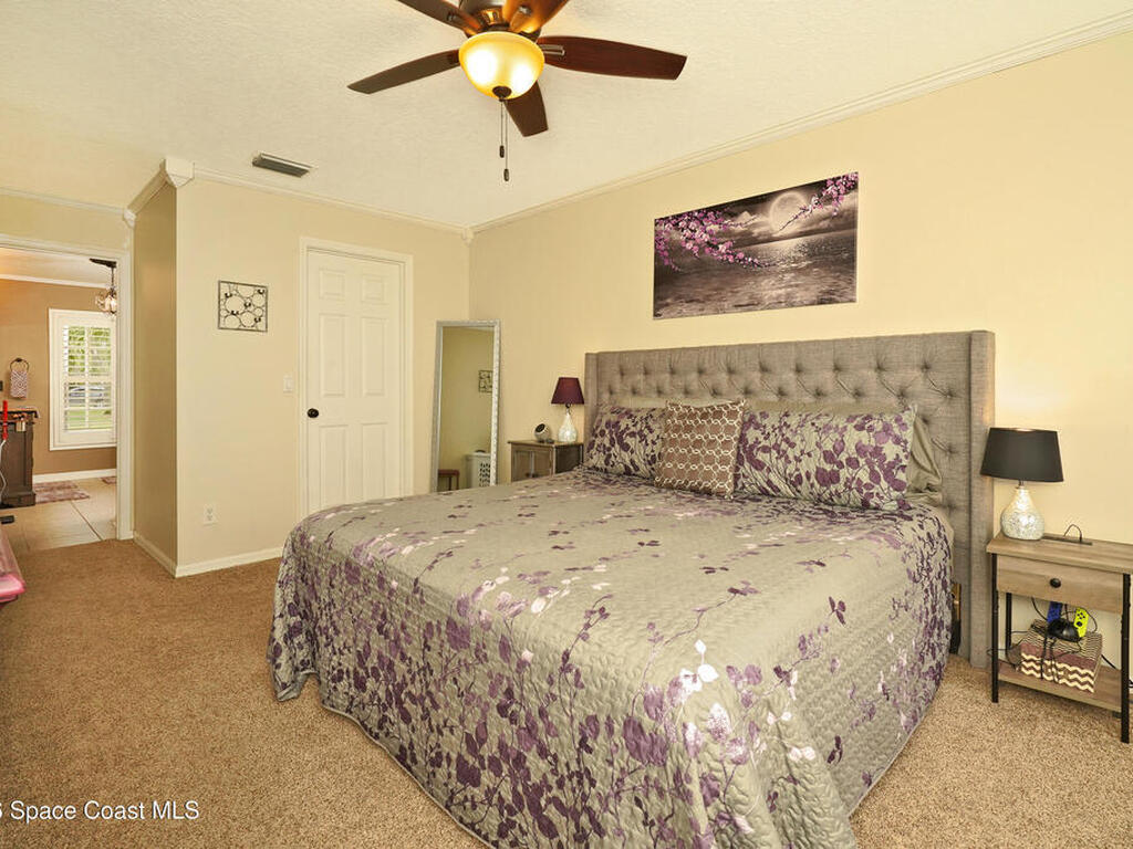 6042 Newbury Circle, Melbourne, FL 32940