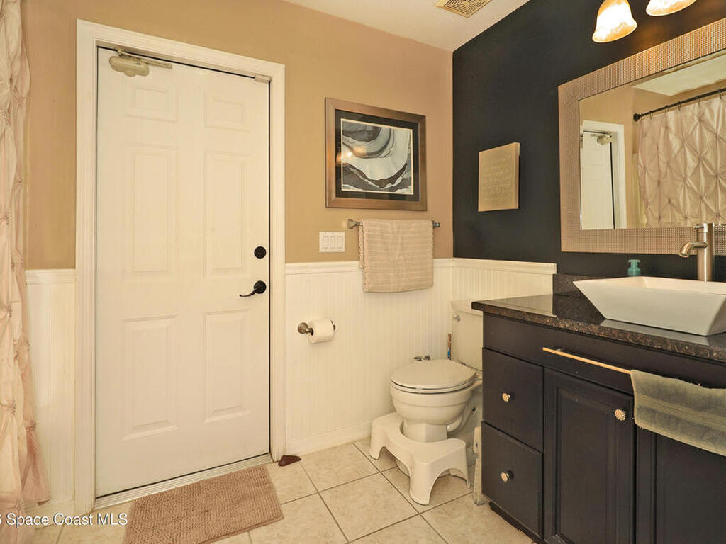 6042 Newbury Circle, Melbourne, FL 32940