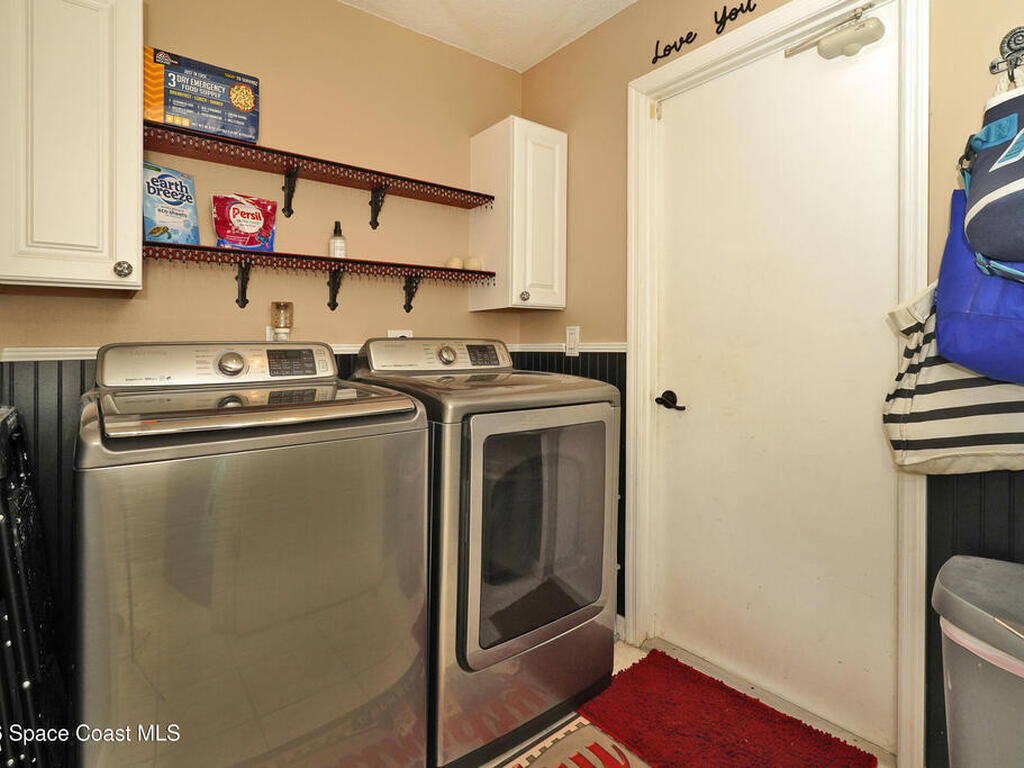 6042 Newbury Circle, Melbourne, FL 32940