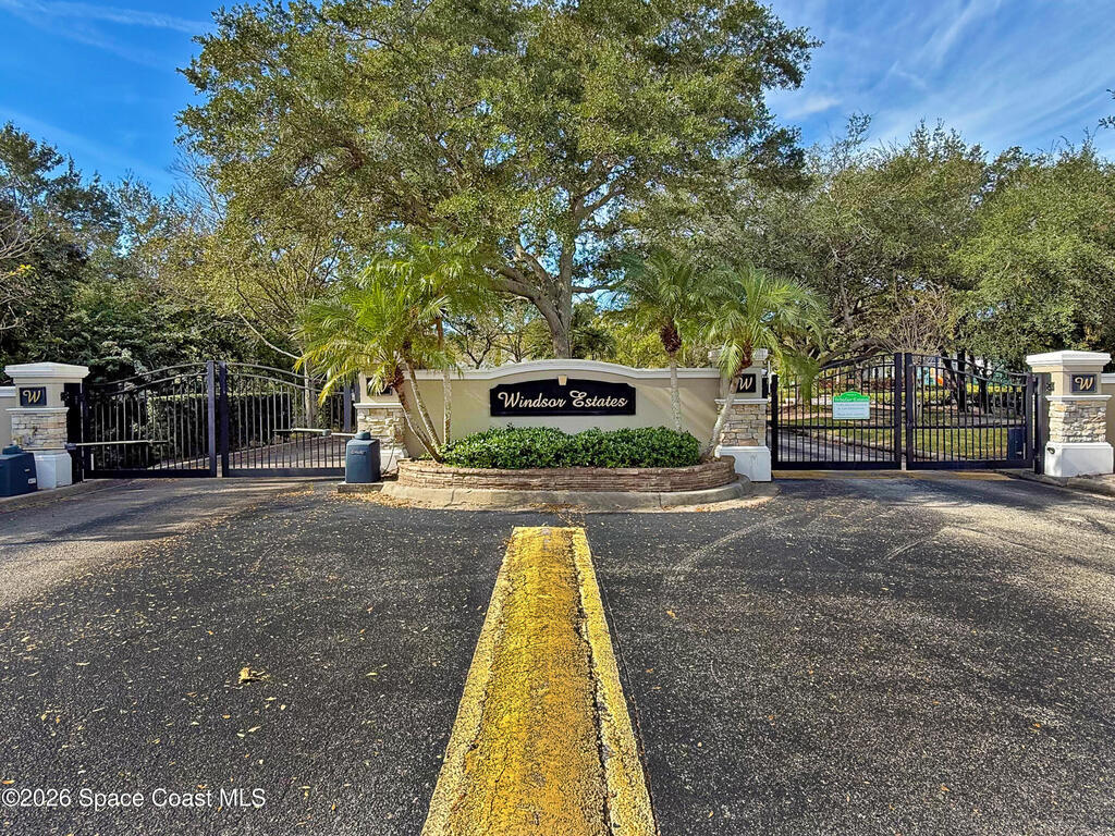 6042 Newbury Circle, Melbourne, FL 32940