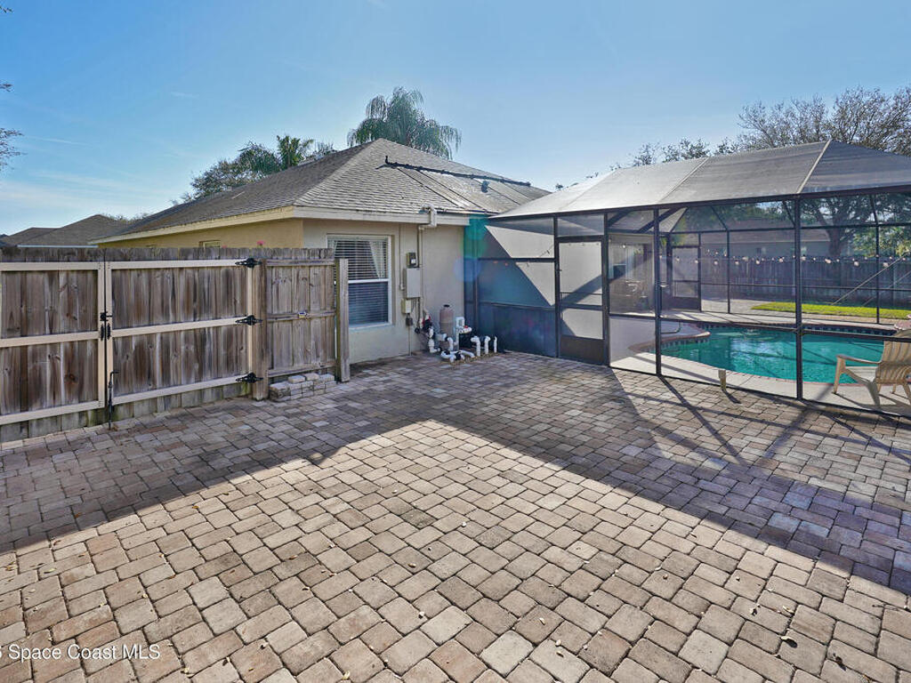 6042 Newbury Circle, Melbourne, FL 32940