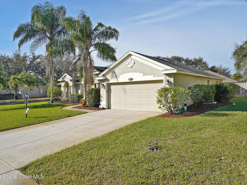 6042 Newbury Circle, Melbourne, FL 32940