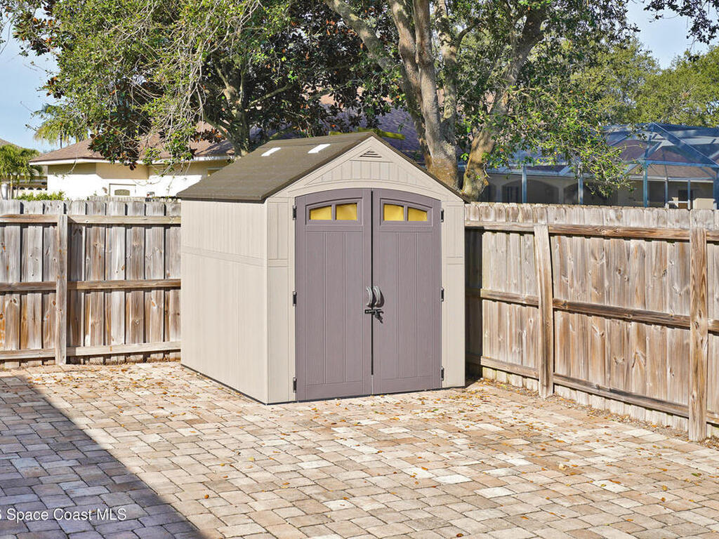 6042 Newbury Circle, Melbourne, FL 32940