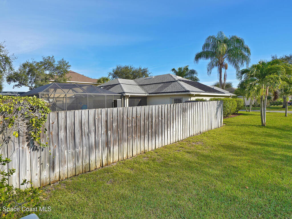 6042 Newbury Circle, Melbourne, FL 32940
