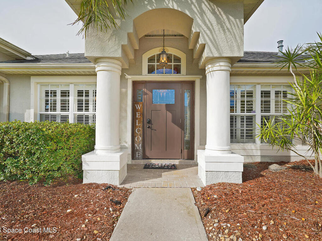 6042 Newbury Circle, Melbourne, FL 32940