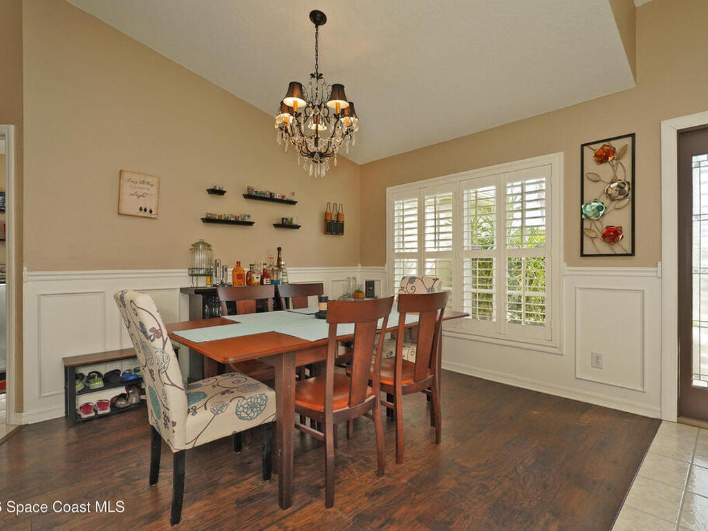 6042 Newbury Circle, Melbourne, FL 32940