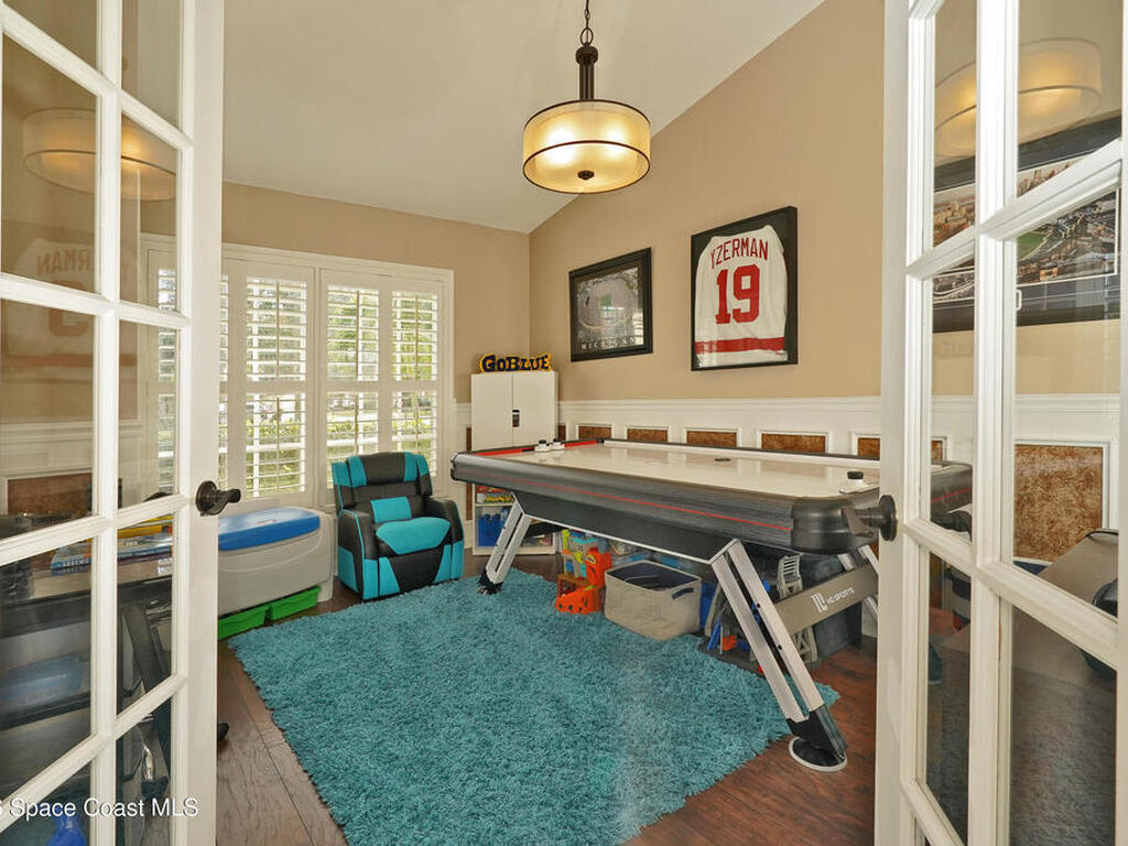 6042 Newbury Circle, Melbourne, FL 32940