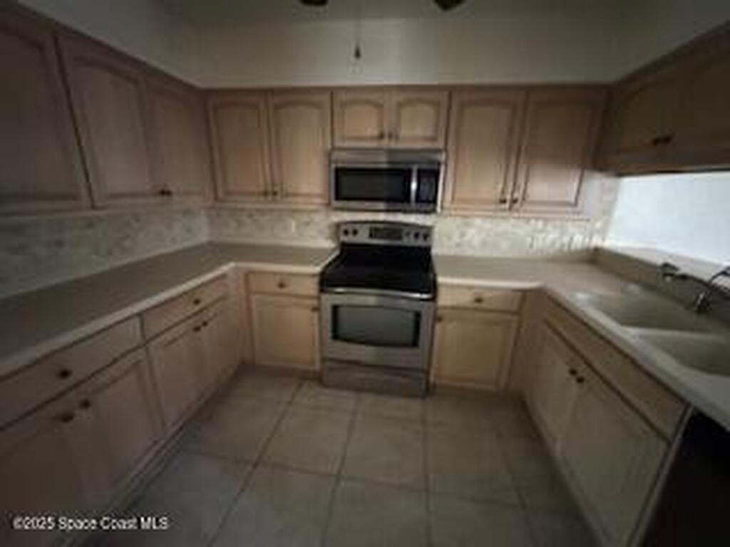 1207 Parkside Place, Indian Harbour Beach, FL 32937