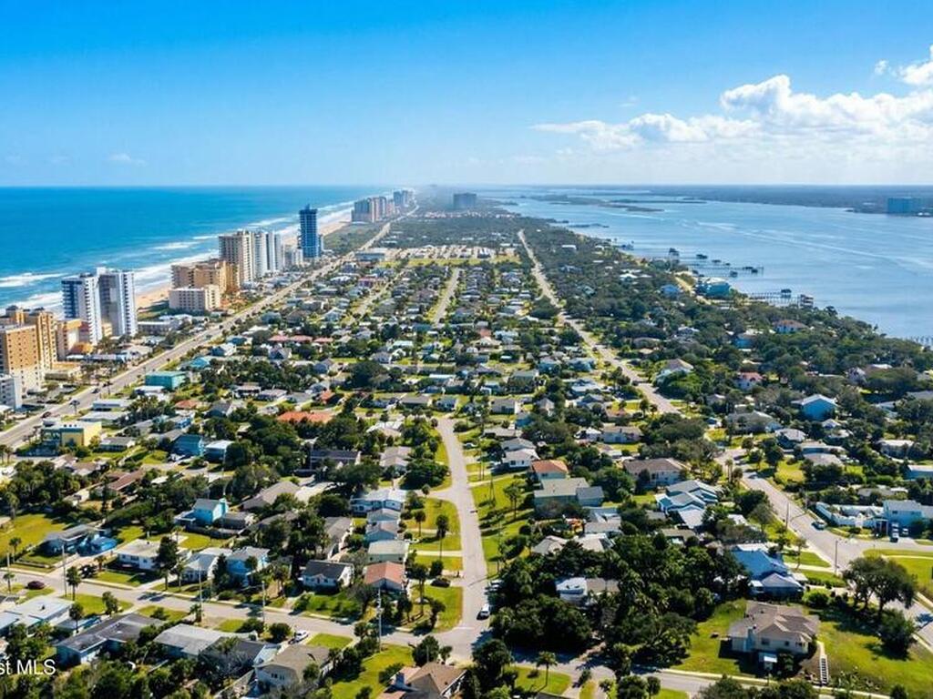 208 Bonner Avenue, Daytona Beach, FL 32118
