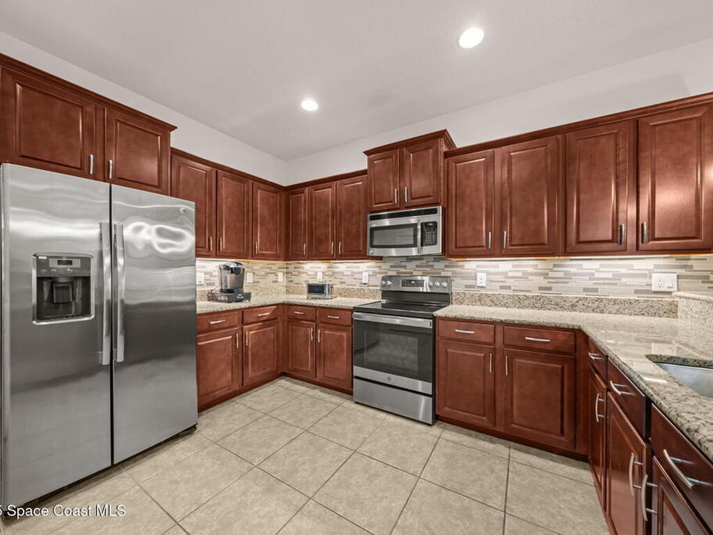 467 Easton Forest Circle, Palm Bay, FL 32909