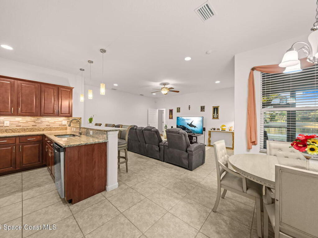 467 Easton Forest Circle, Palm Bay, FL 32909