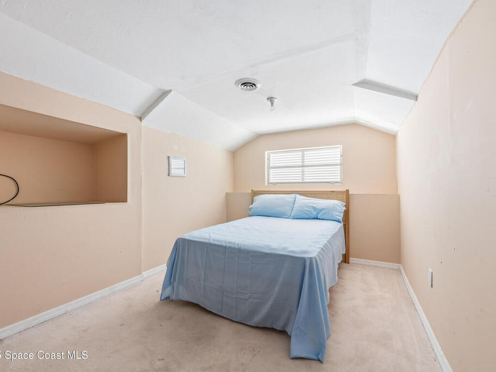 452 Veracruz Boulevard, Indialantic, FL 32903