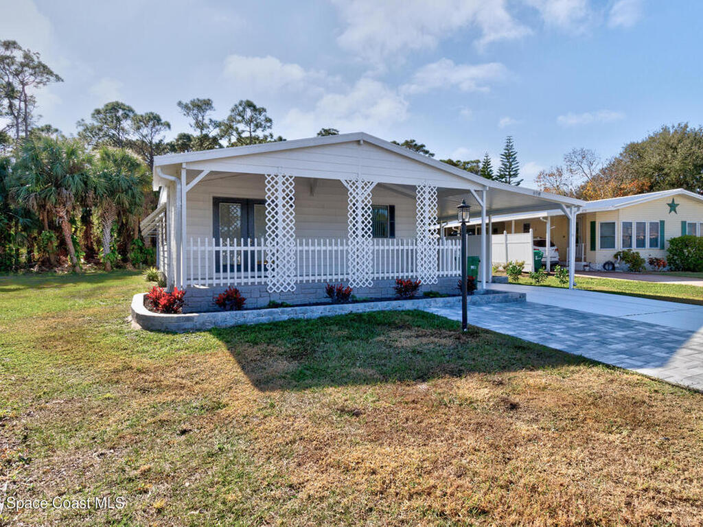658 SE Marlin Circle, Barefoot Bay, FL 32976