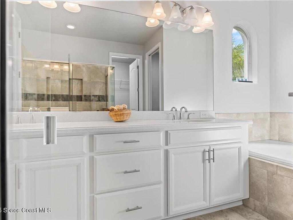 7823 Loren Cove Drive, Melbourne, FL 32940